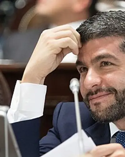 Mauricio Tabe Echartea
