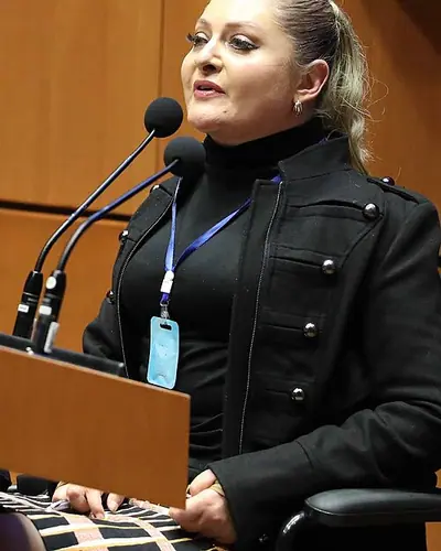 Claudia Anaya Mota